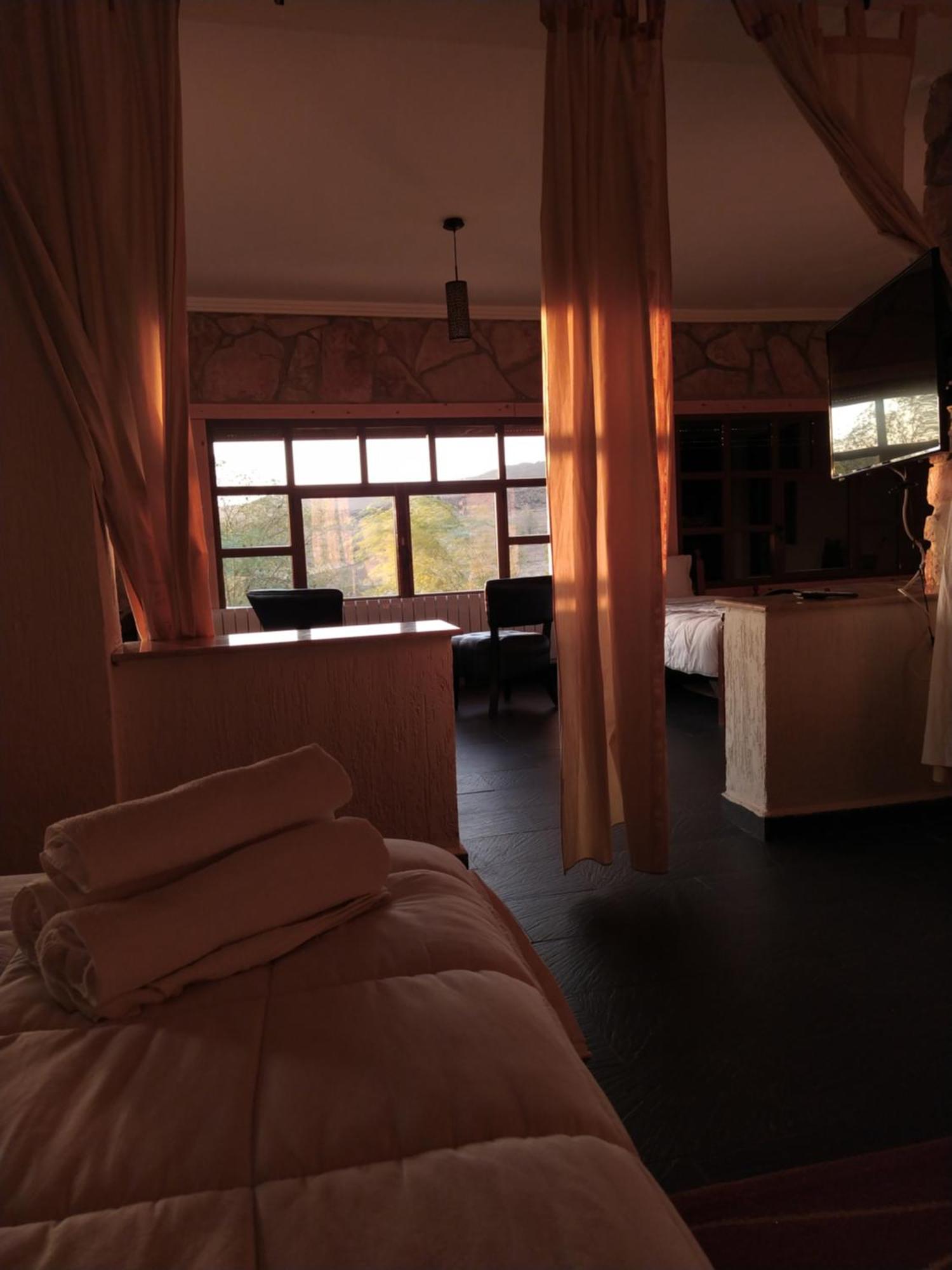 Rise In Valley Hotel Ifrane  Room photo